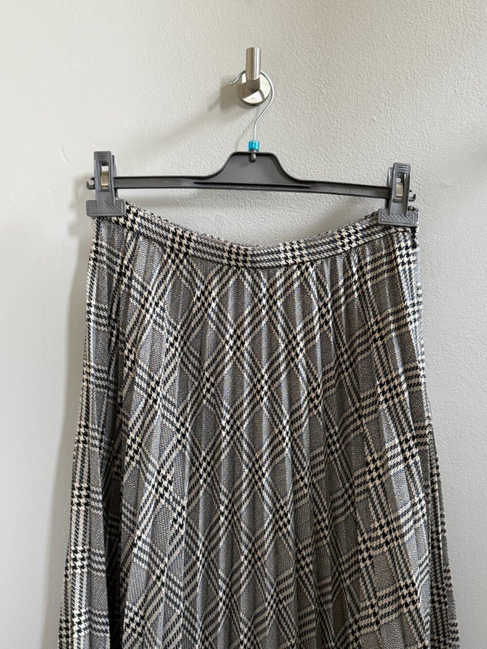 MANGO Checked Pleated Skirt - Picture 4 of 9